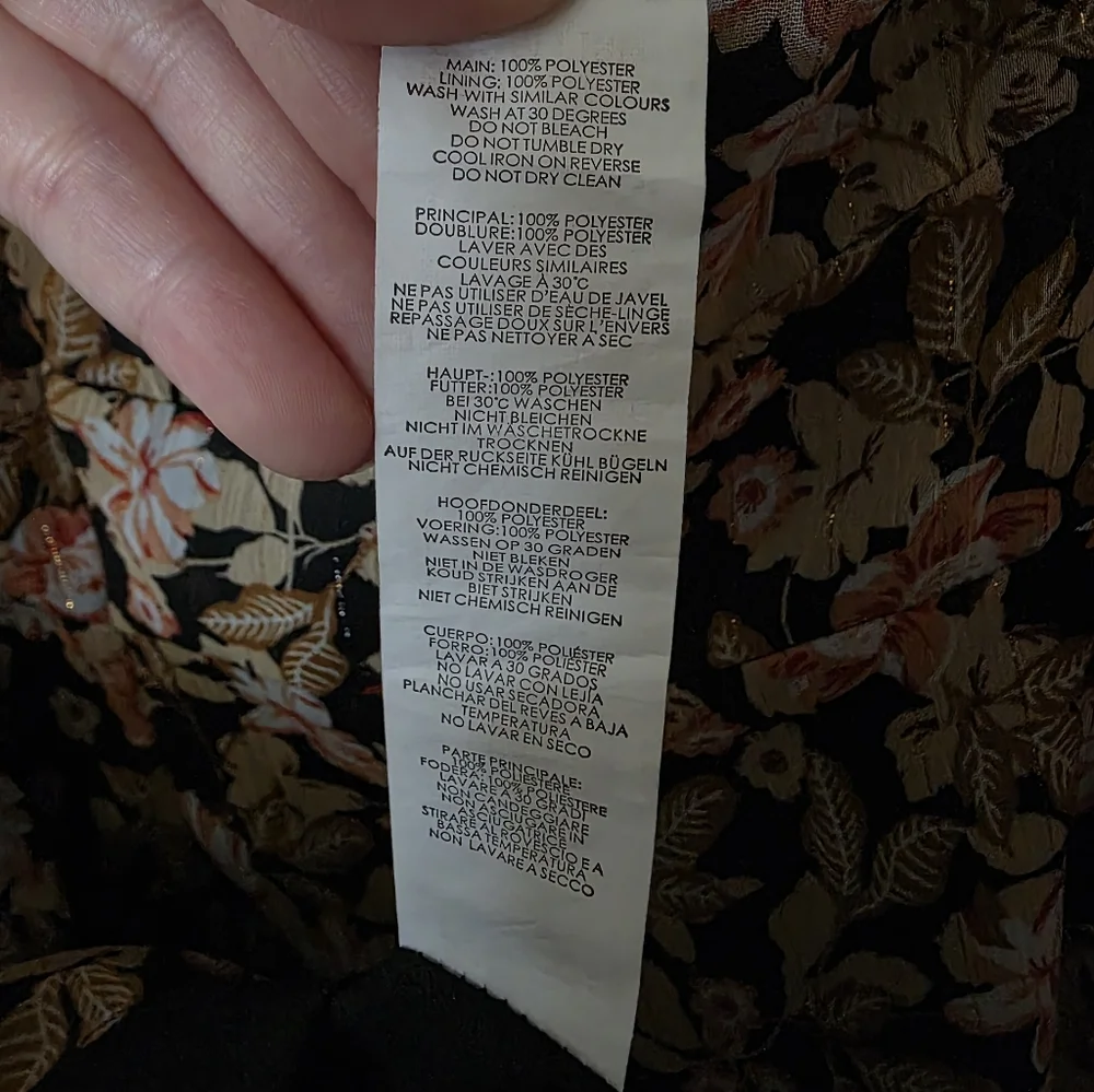 Nasty Gal Floral V-Neck Fitted Mini Dress Nothin' Bud Love Puff Sleeves Sz 4 - Picture 6 of 6